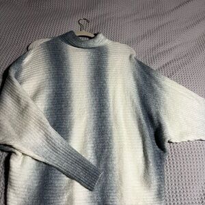 Cupio Gray and White Knit Sweater